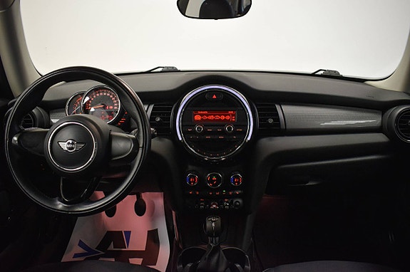 MINI Cooper 8 of 18