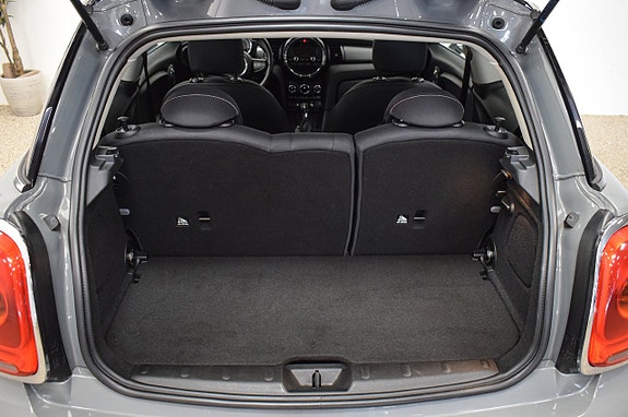 MINI Cooper 17 of 18