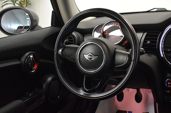 MINI Cooper 10 of 18