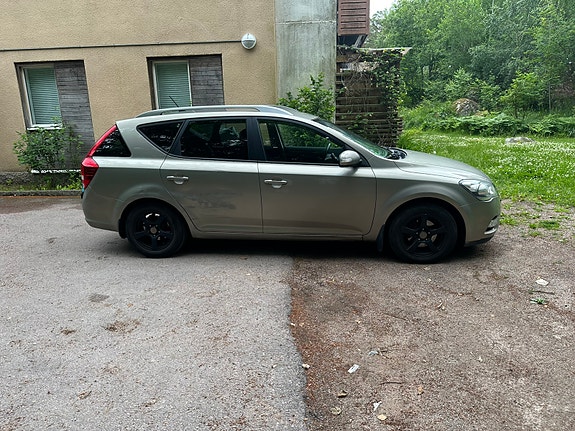Kia Ceed 4 of 5