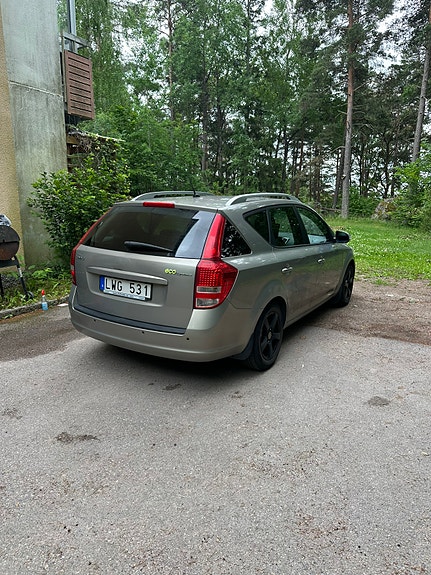 Kia Ceed 3 of 5