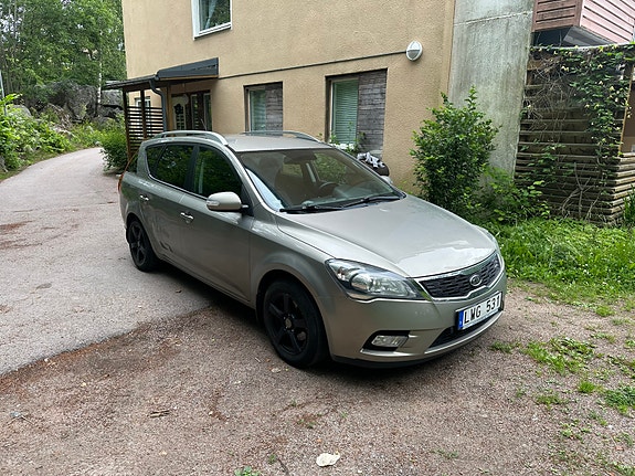 Kia Ceed 2 of 5