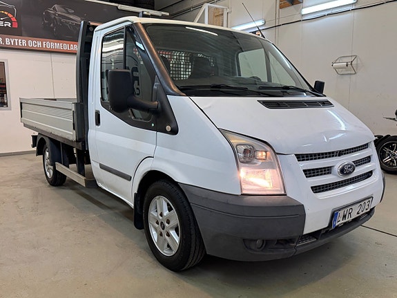 Ford Transit 2 of 5