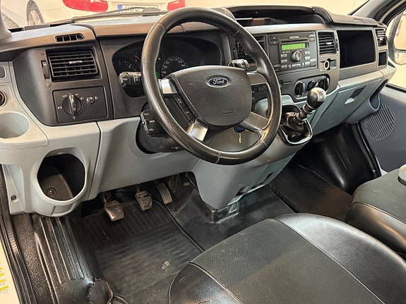 Ford Transit 9 of 16