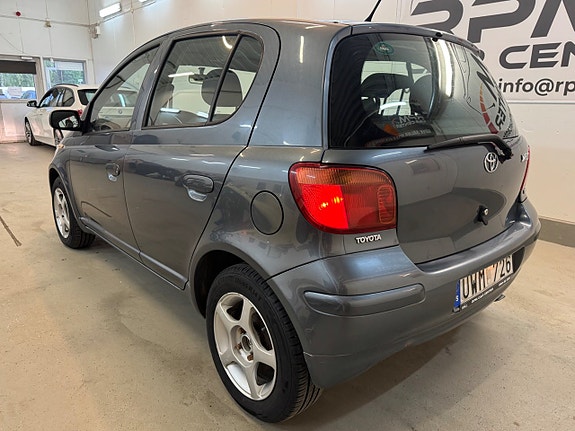 Toyota Yaris 6 of 17