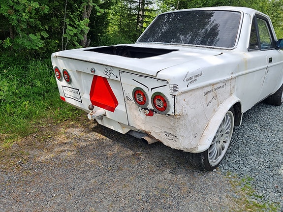 Volvo 244 4 of 6