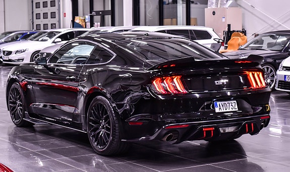 Ford Mustang 12 of 22