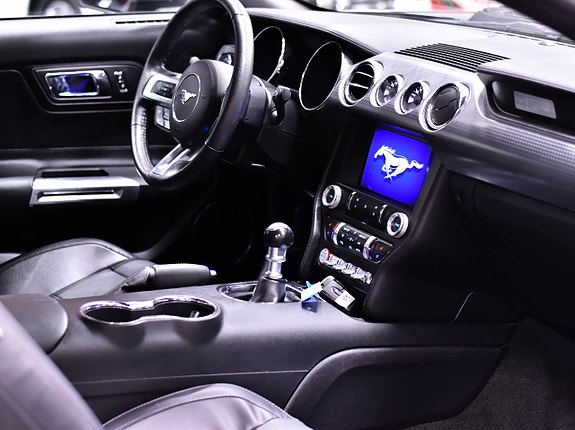 Ford Mustang 15 of 22