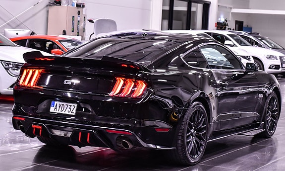 Ford Mustang 10 of 22