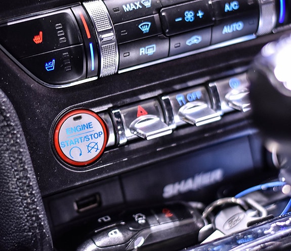 Ford Mustang 18 of 22