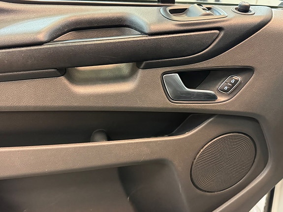 Ford Transit Custom 15 of 18