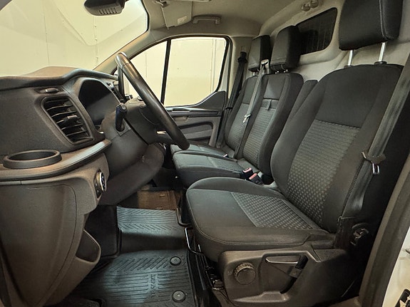 Ford Transit Custom 14 of 18