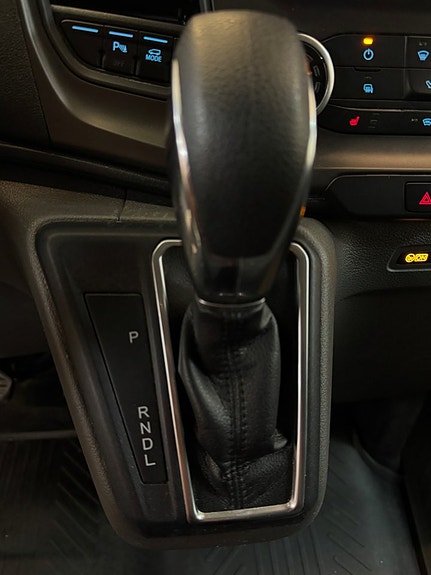 Ford Transit Custom 13 of 18
