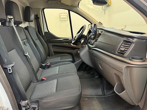 Ford Transit Custom 16 of 18