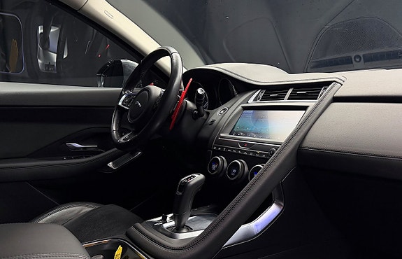 Jaguar E-PACE 16 of 30