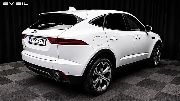 Jaguar E-PACE 4 of 30