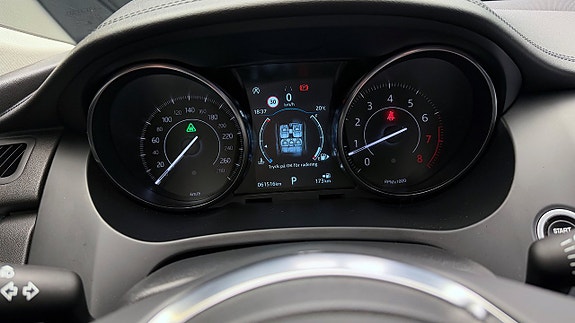 Jaguar E-PACE 23 of 30