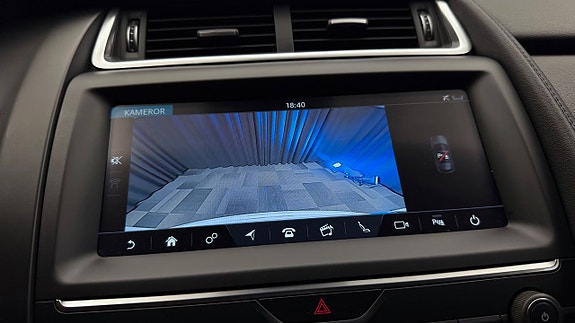 Jaguar E-PACE 28 of 30