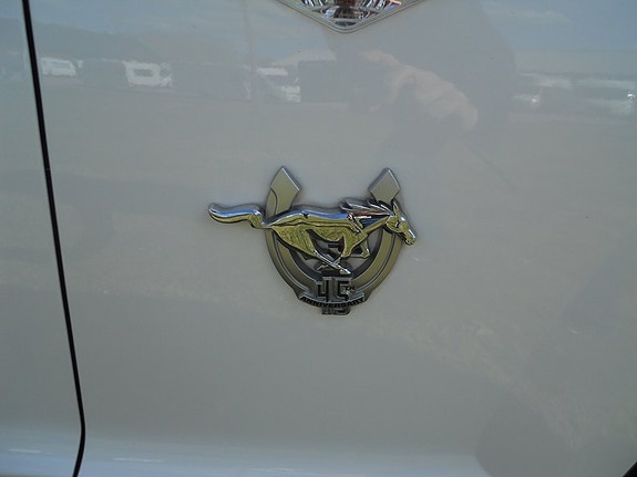 Ford Mustang 2 of 12