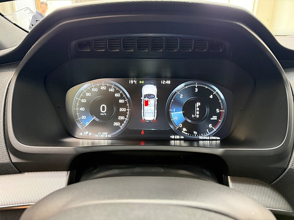 Volvo XC90 15 of 26
