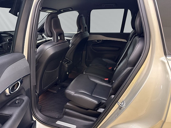 Volvo XC90 7 of 26