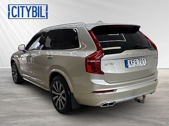 Volvo XC90 3 of 5