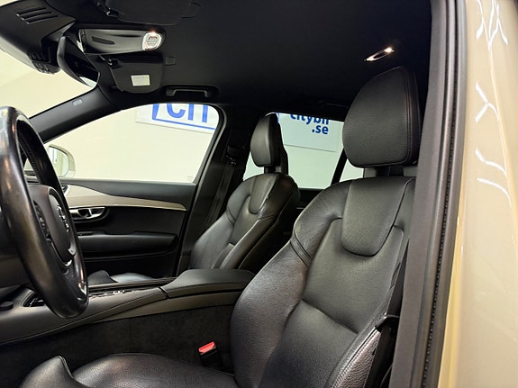 Volvo XC90 14 of 26