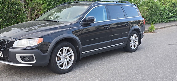 Volvo XC70 2 of 6
