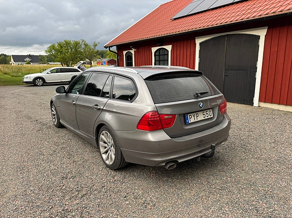 BMW 320d 2 of 3
