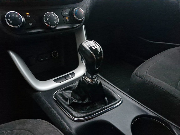 Kia Ceed 8 of 13