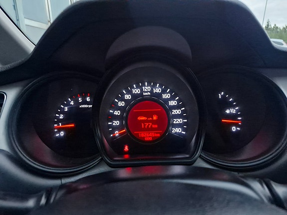 Kia Ceed 9 of 13