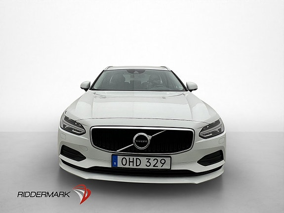 Volvo V90 2 of 5