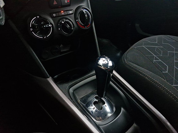 Peugeot 2008 9 of 15