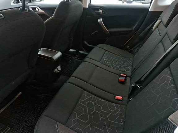 Peugeot 2008 7 of 15