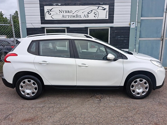 Peugeot 2008 2 of 5