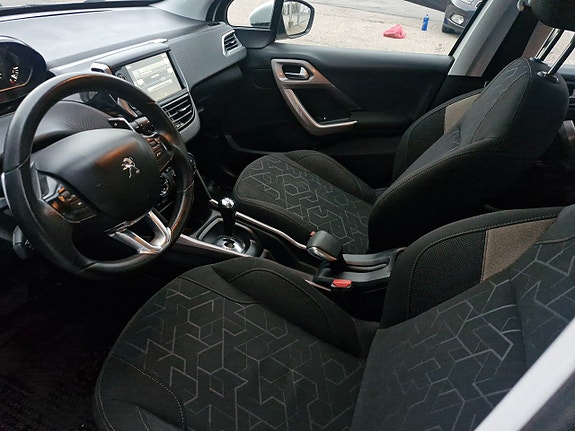 Peugeot 2008 6 of 15