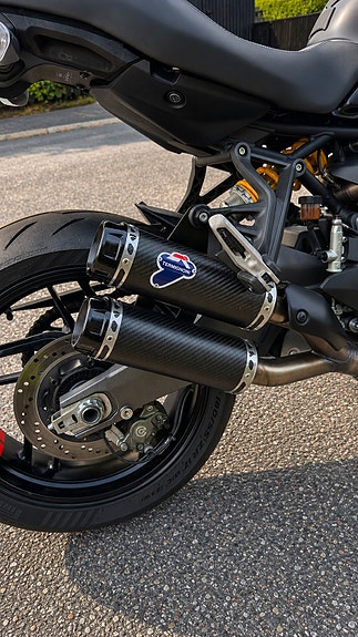 Ducati Monster 821 4 of 5