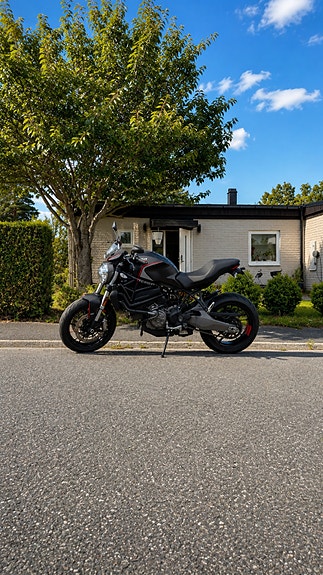 Ducati Monster 821 2 of 5