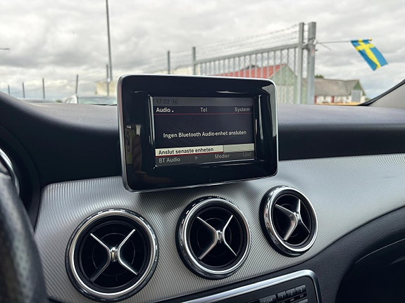 Mercedes-Benz GLA200 20 of 29