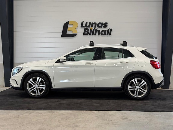 Mercedes-Benz GLA 200 3 of 29