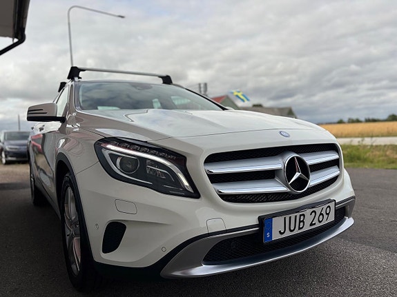 Mercedes-Benz GLA200 28 of 29
