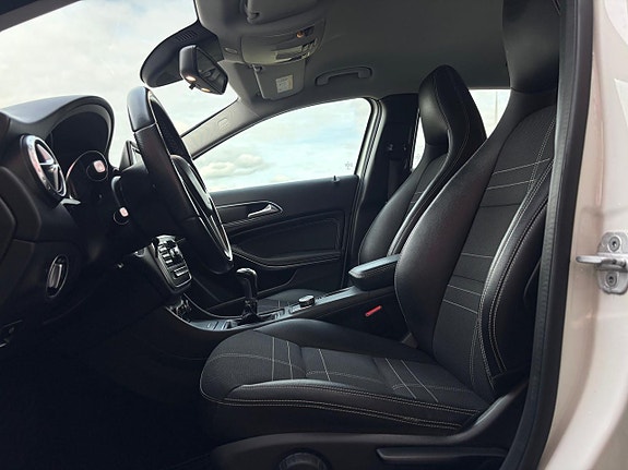 Mercedes-Benz GLA200 22 of 29