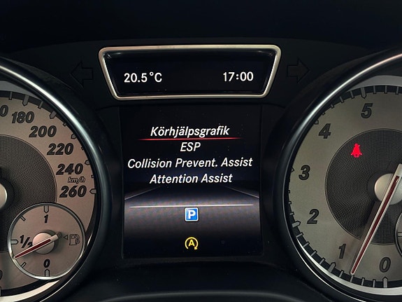 Mercedes-Benz GLA200 19 of 29