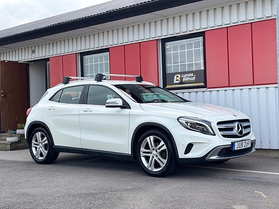 Mercedes-Benz GLA200 5 of 29