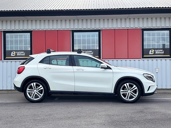 Mercedes-Benz GLA200 6 of 29