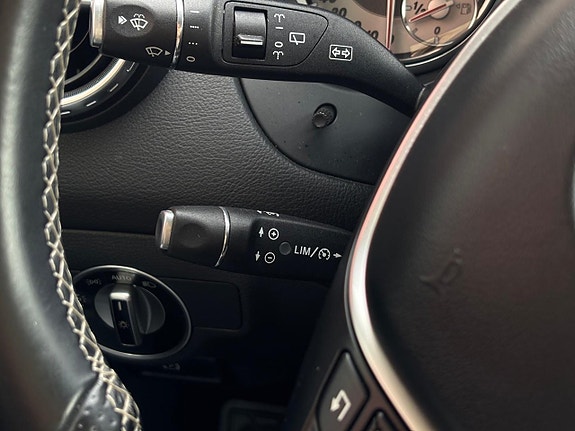 Mercedes-Benz GLA200 21 of 29