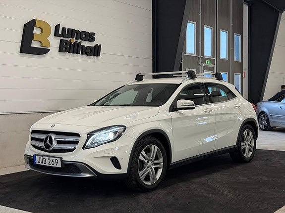 Mercedes-Benz GLA 200 2 of 29