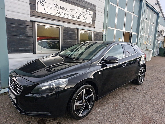 Volvo V40 10 of 13