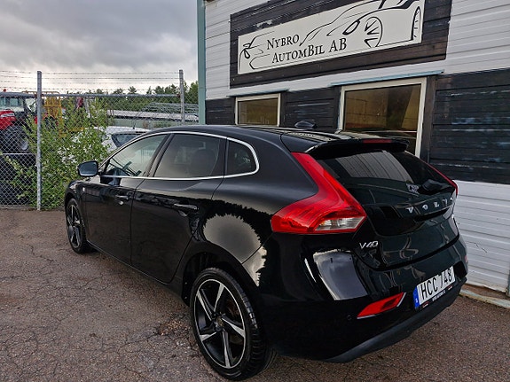 Volvo V40 12 of 13
