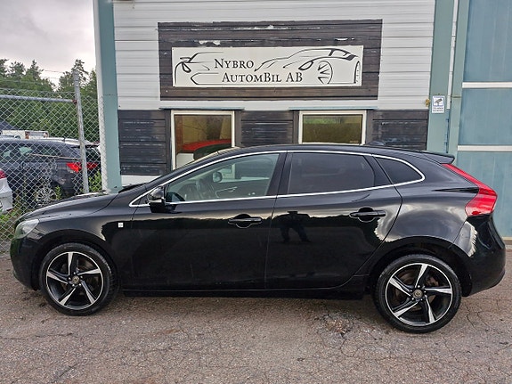 Volvo V40 11 of 13